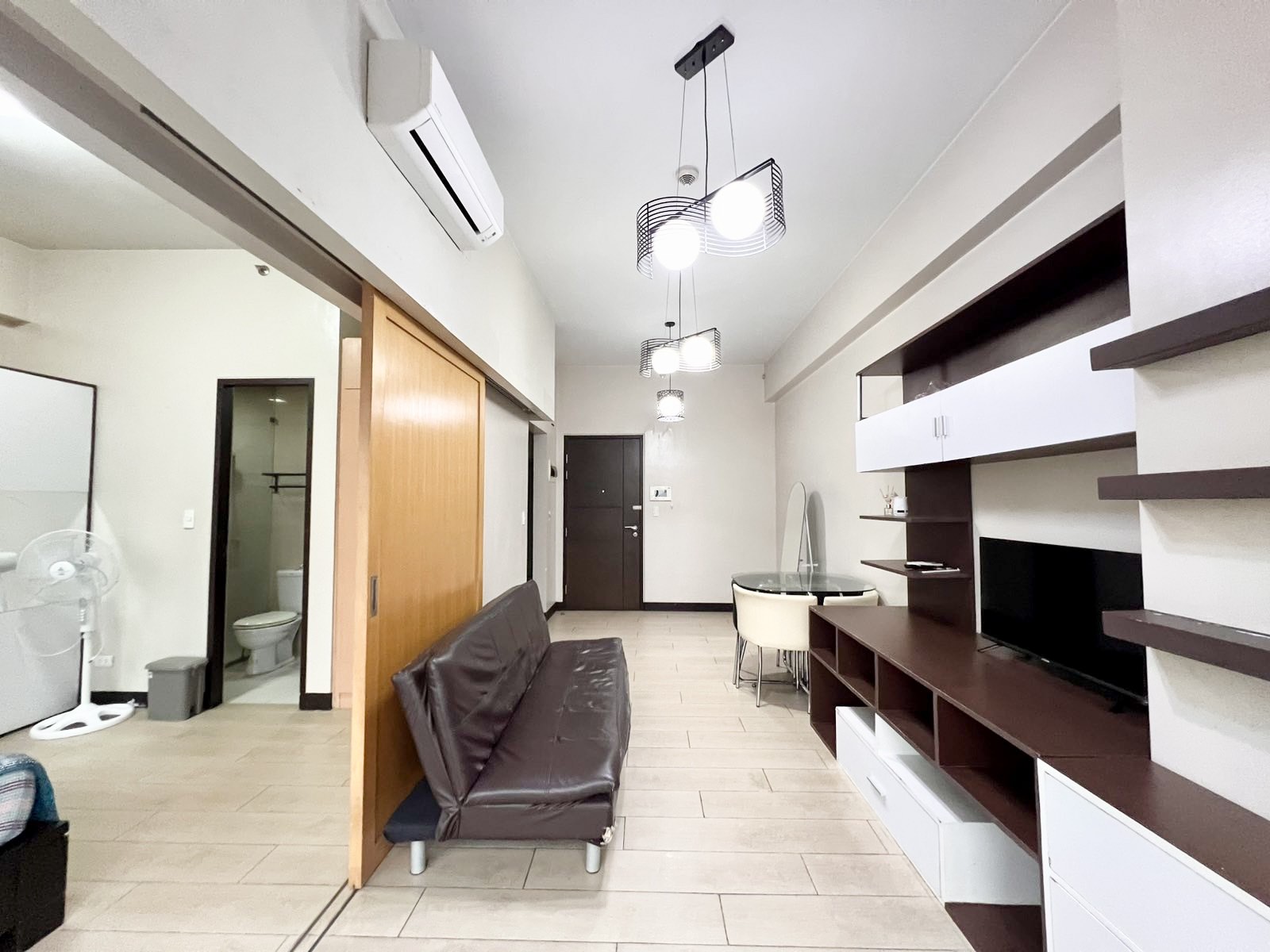1 Bedroom for Rent in Greenbelt Hamilton Tower 1, Legaspi Makati. Property ID: FM059