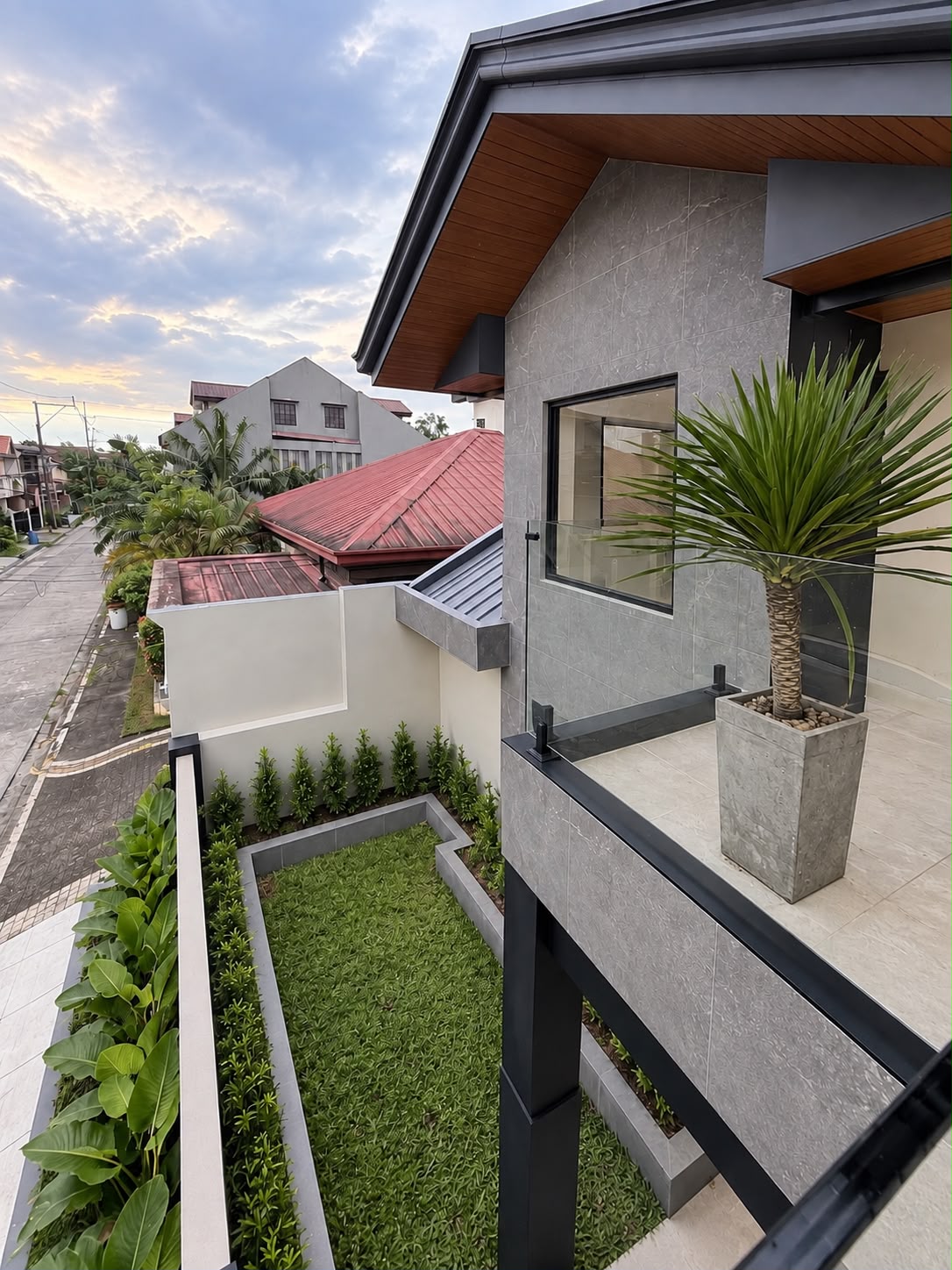 4 Bedroom in Greenwoods Executive Village Pasig City House and Lot for Sale Property ID: RT061 — photo 3