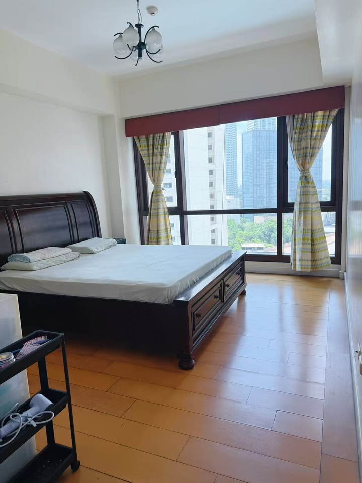 2 Bedroom in The Shang Grand Tower Legazpi Village Makati Condo for Sale Property ID: RT065 — photo 3
