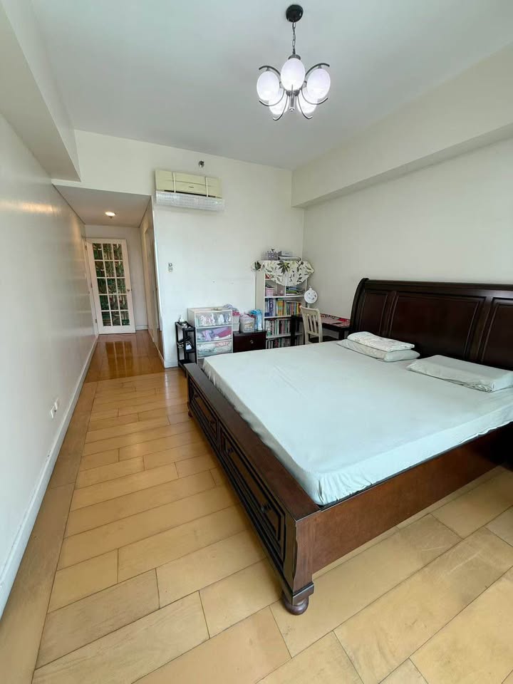 2 Bedroom in The Shang Grand Tower Legazpi Village Makati Condo for Sale Property ID: RT065 — photo 4