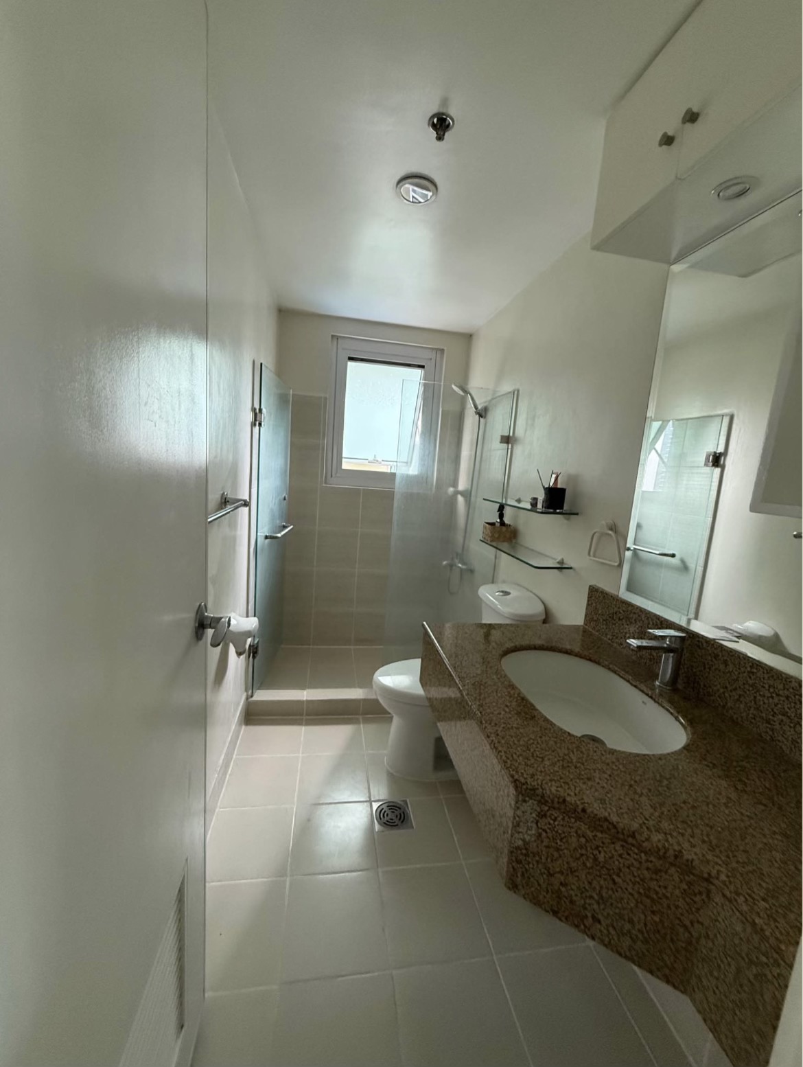 2 Bedroom in The Grand Midori Legazpi Village Makati Condo for Rent Property ID: RT066 — photo 5