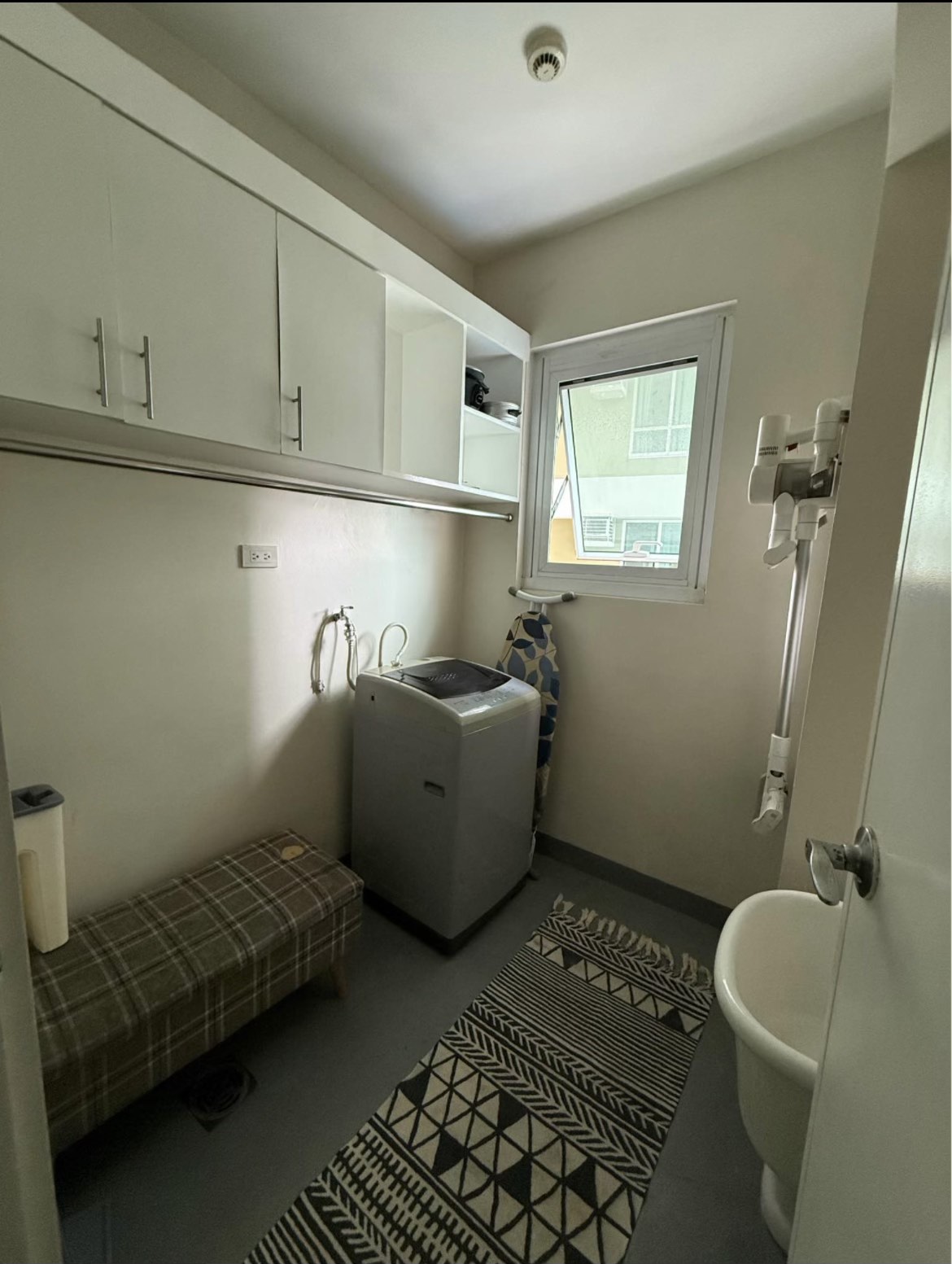 2 Bedroom in The Grand Midori Legazpi Village Makati Condo for Rent Property ID: RT066 — photo 8