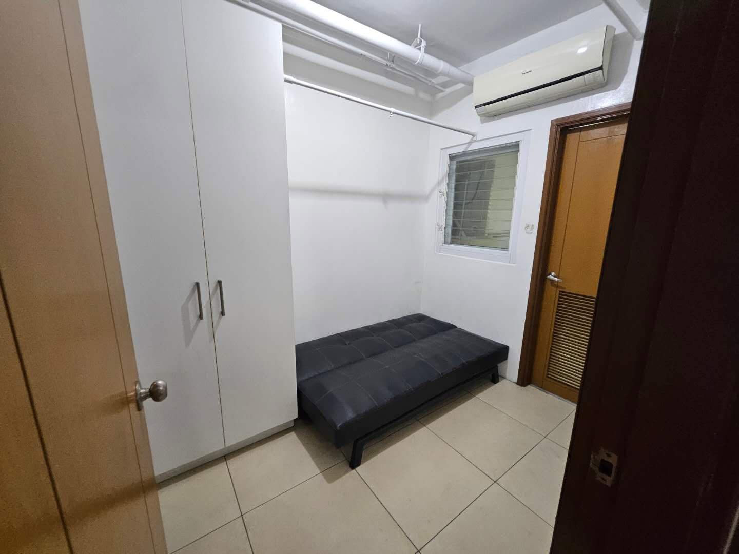 2 Bedroom in One Serendra Jasmine Tower BGC Taguig Condo for Rent Property ID: RT068 — photo 3