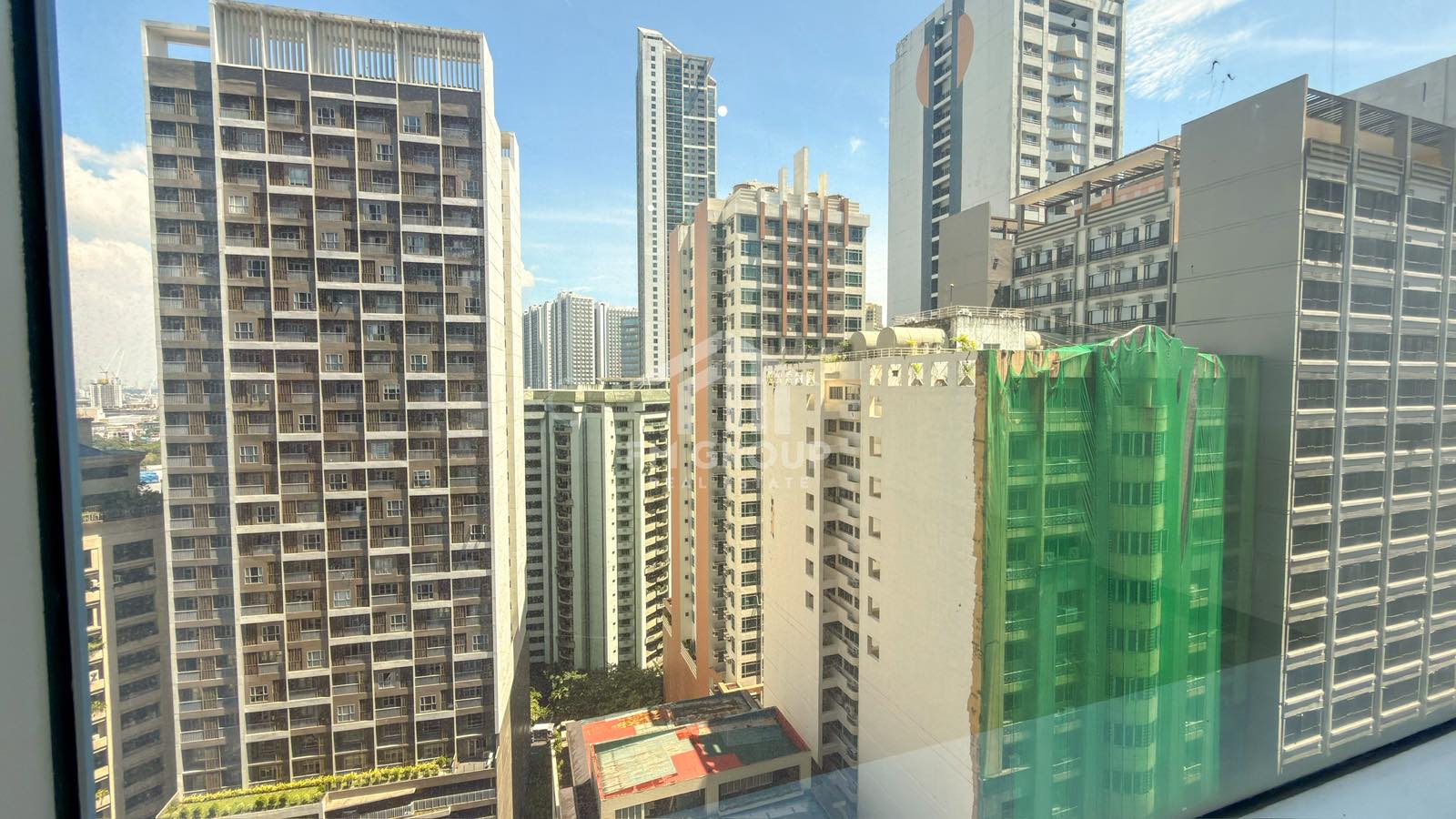 Executive Studio for Sale in Two Central Salcedo Makati, Property ID: FM060 — photo 2
