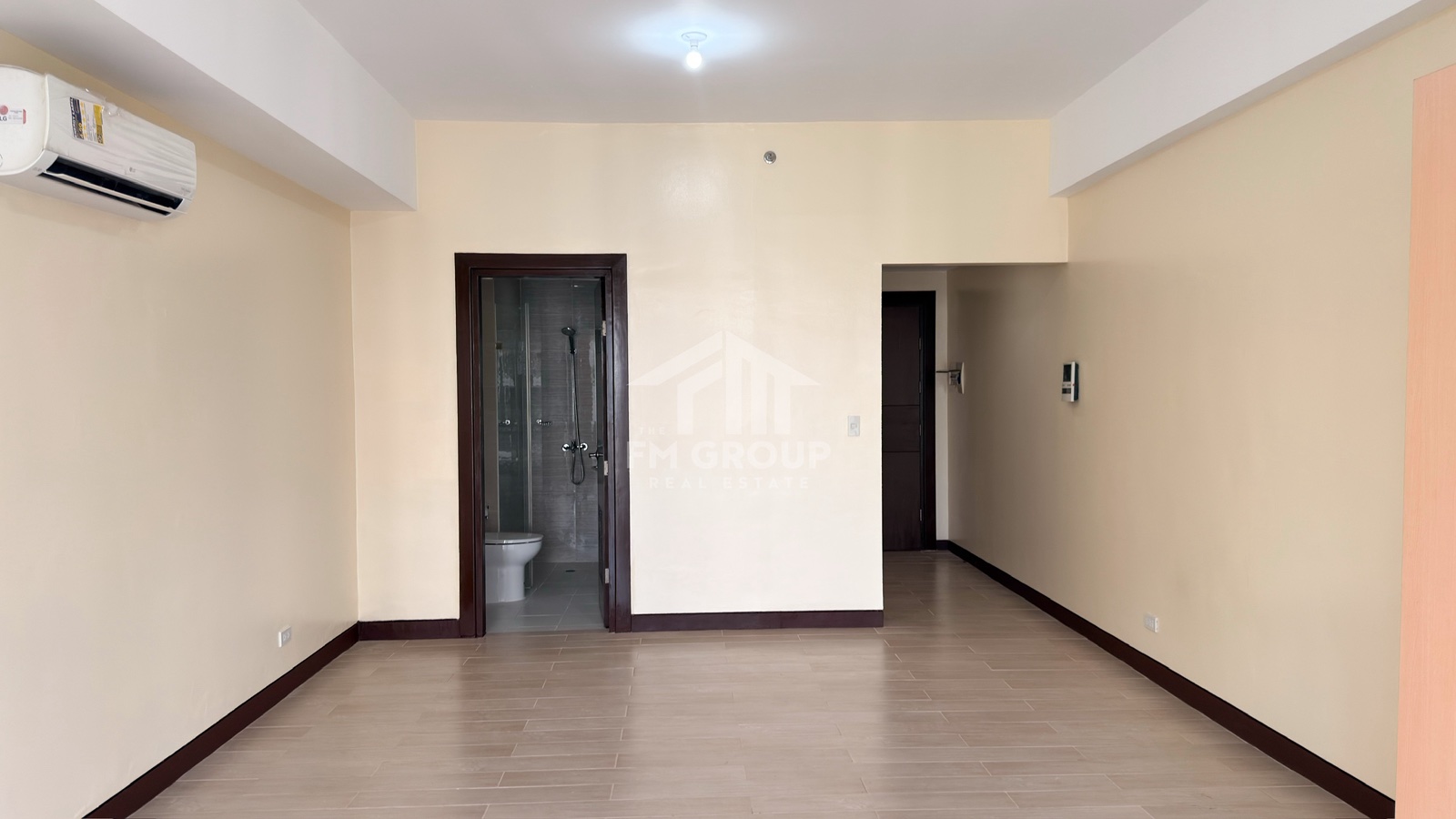 Executive Studio for Sale in Two Central Salcedo Makati, Property ID: FM060 — photo 5