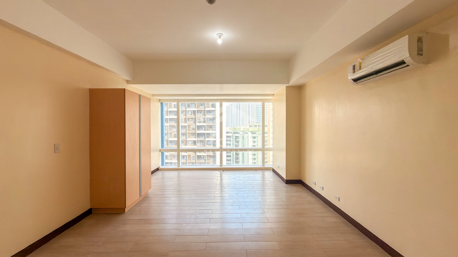 Executive Studio for Sale in Two Central Salcedo Makati, Property ID: FM060 — photo 7
