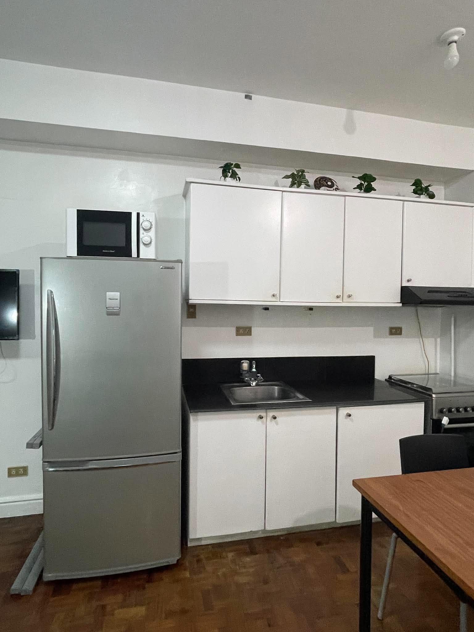 Studio in Westgate Plaza Salcedo Village Makati Condo for Rent Property ID: RT070 — photo 2