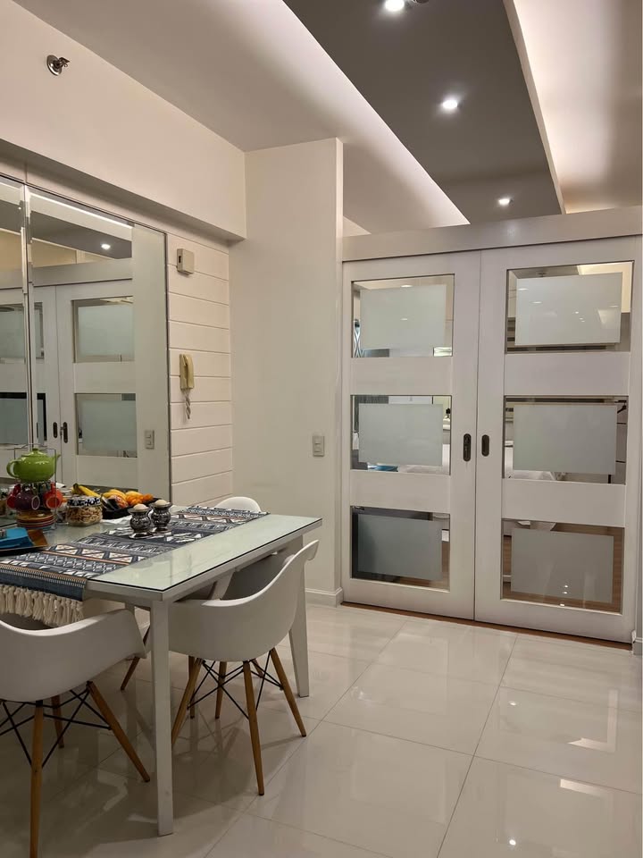 1 Bedoom in The Columns Legaspi Village Makati Condo for Rent Property ID: RT071 — photo 4