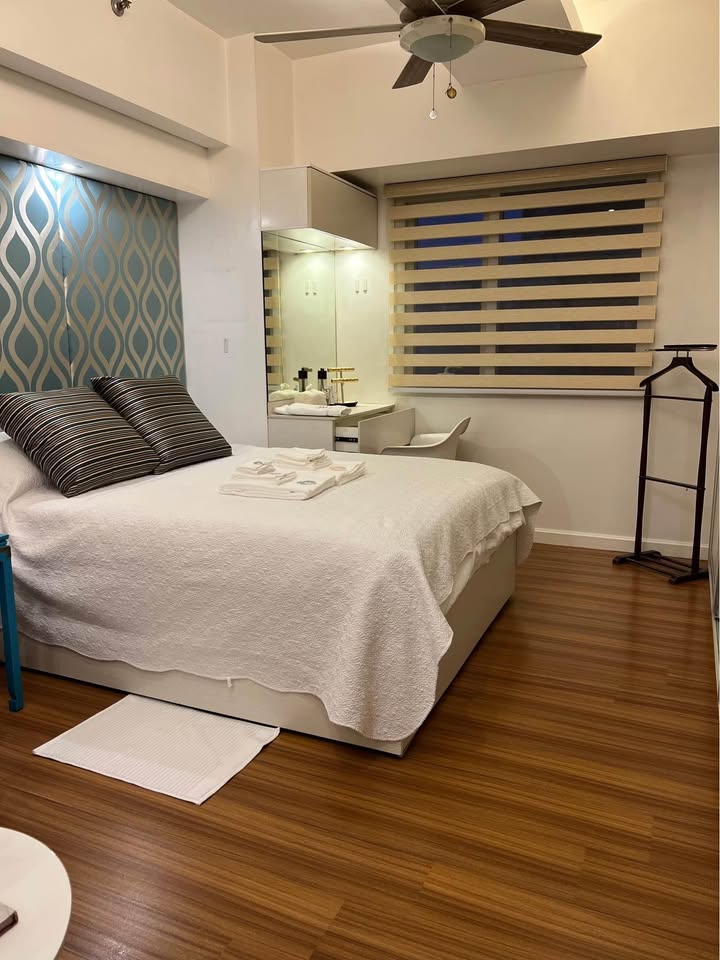 1 Bedoom in The Columns Legaspi Village Makati Condo for Rent Property ID: RT071 — photo 9