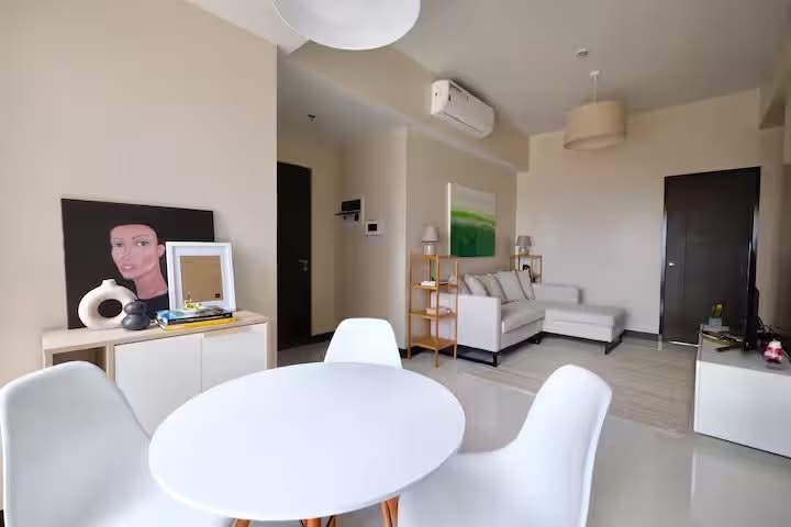 2 Bedroom in Greenbelt Hamilton Tower 2 Legaspi Village Makati City Condo for Rent Property ID: RT072 — photo 1