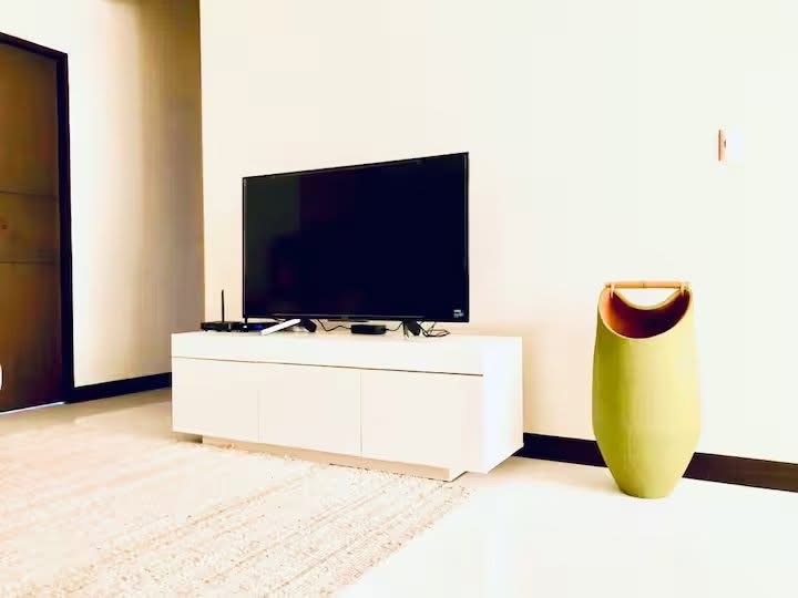 2 Bedroom in Greenbelt Hamilton Tower 2 Legaspi Village Makati City Condo for Rent Property ID: RT072 — photo 4