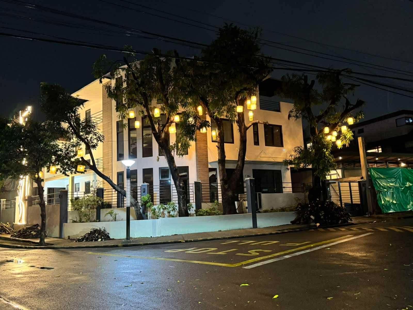 Elegant 5 Bedroom 3-Storey Residence  For Rent in Bel Air, Makati City, Property ID: JP052 — photo 1