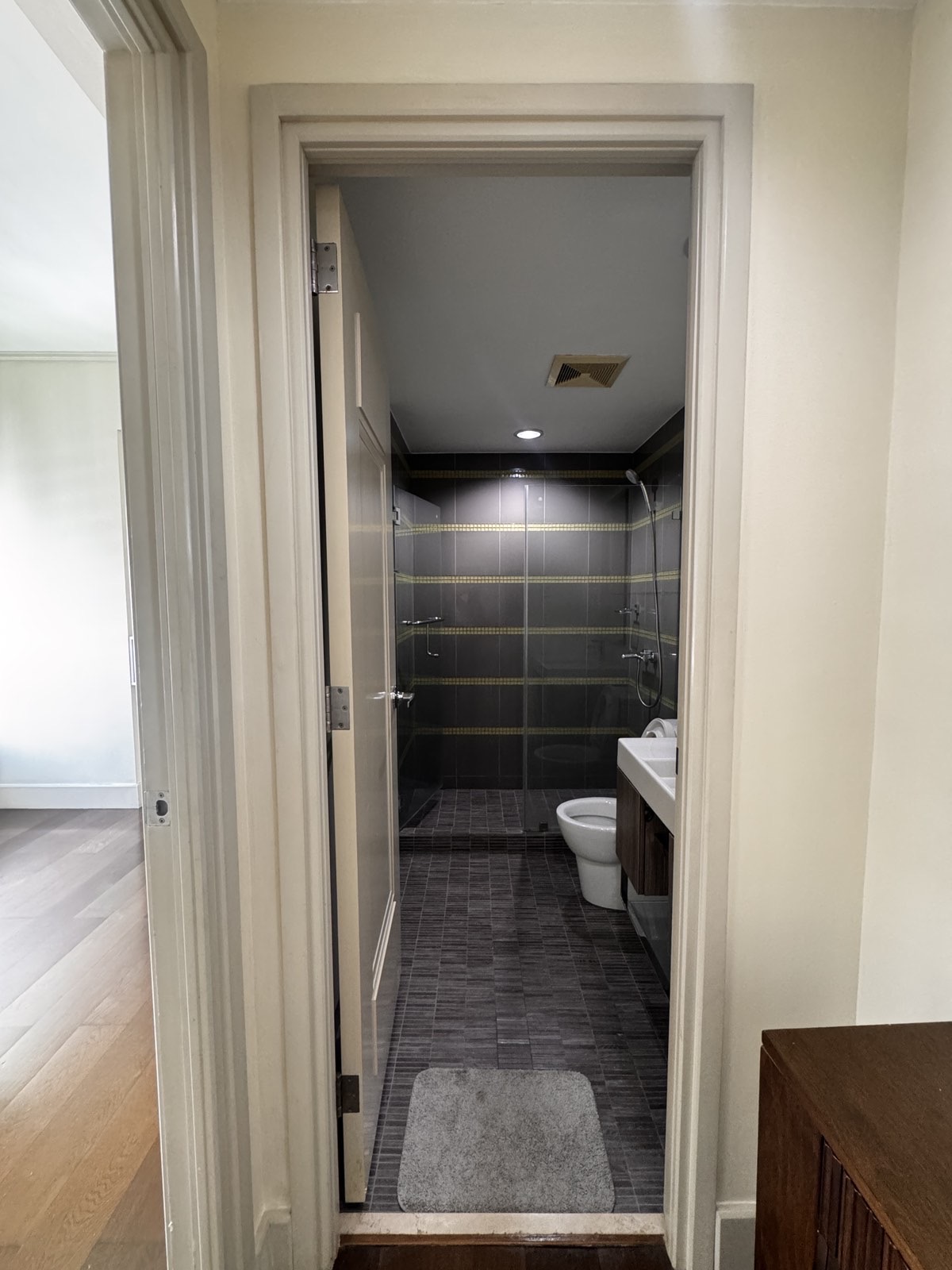 2 Bedroom for Rent in Edades Tower, Rockwell Makati. Property ID: FM064 — photo 5