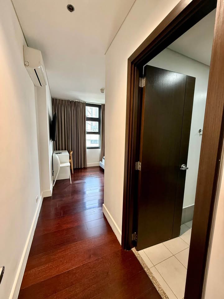 2 Bedroom in Garden Towers 1 Ayala Center Makati City Condo for Rent Property ID: RT076 — photo 3