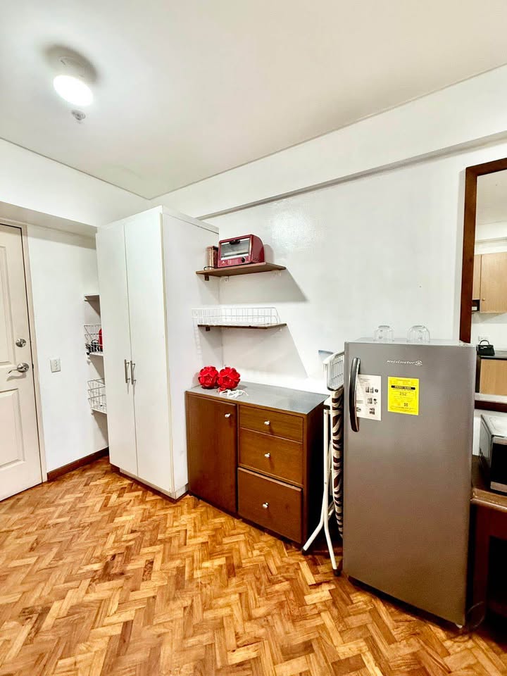 Studio in The Columns Ayala Makati City Condo for Rent Property ID:RT078 — photo 2