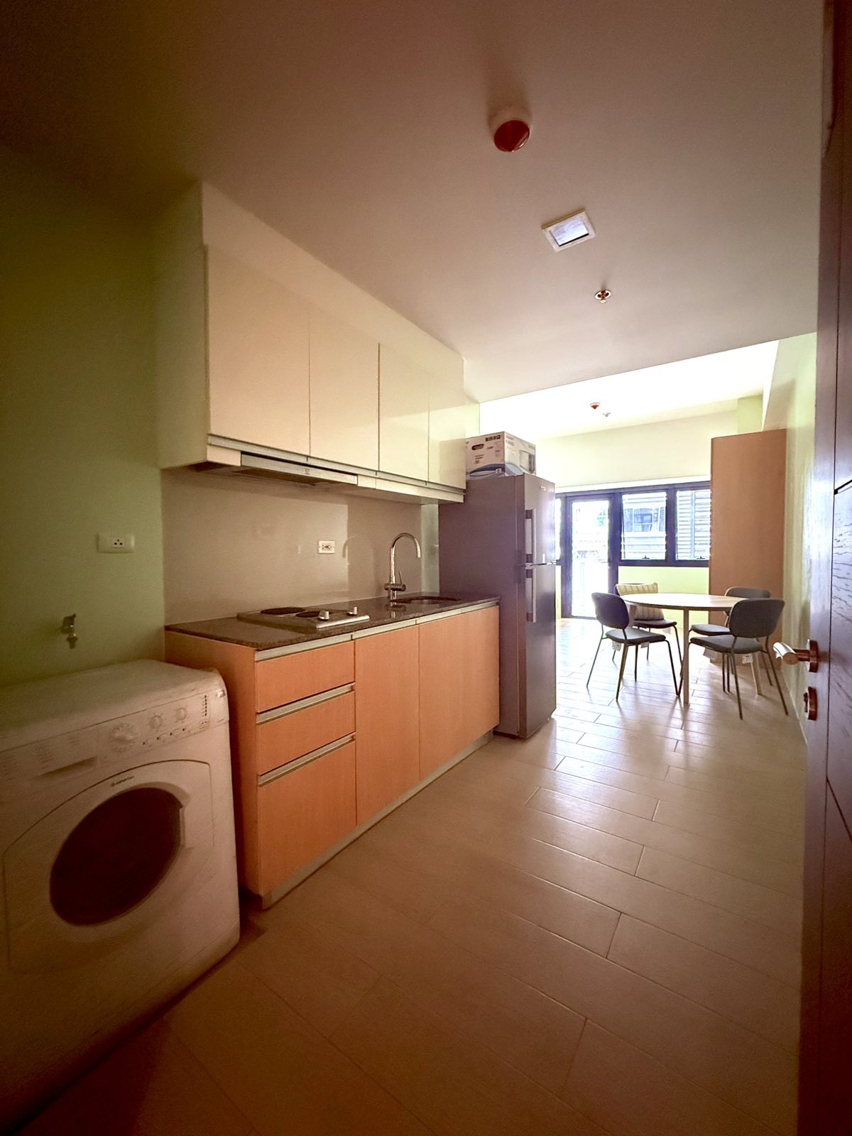 Studio for Rent in Salcedo Skysuites, HV Dela Costa Salcedo Makati. Property ID: FM065 — photo 4