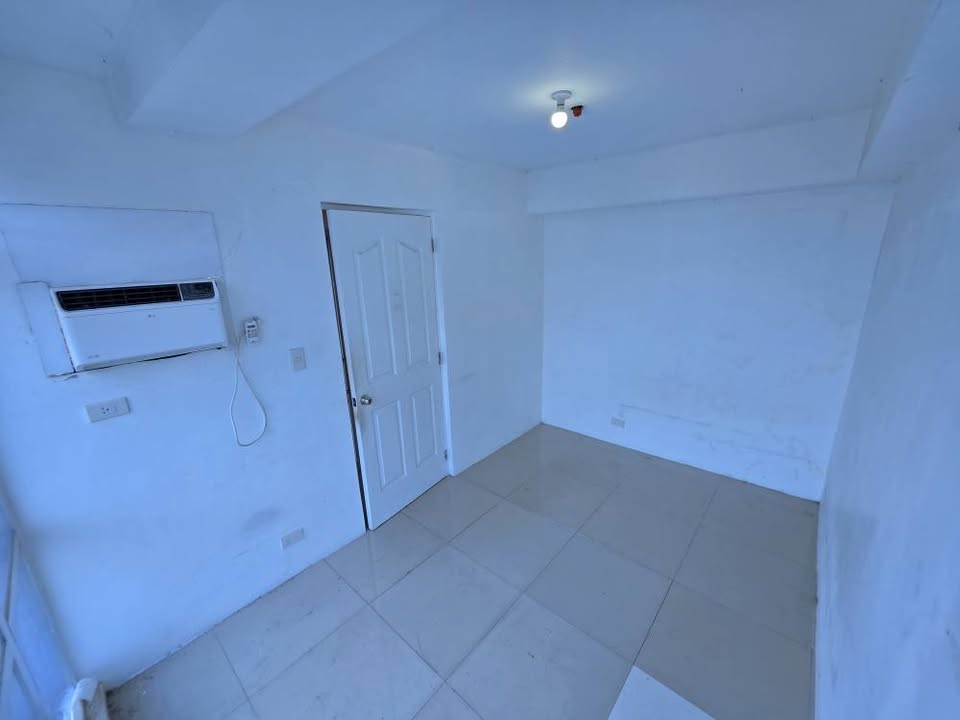 1 Bedroom in Melbourne Residences Makati City Condo for Sale Property ID: RT081 — photo 2