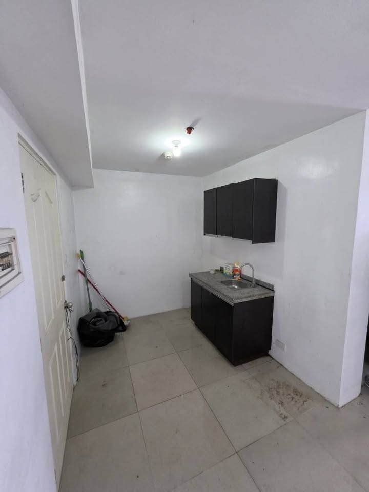 1 Bedroom in Melbourne Residences Makati City Condo for Sale Property ID: RT081 — photo 3
