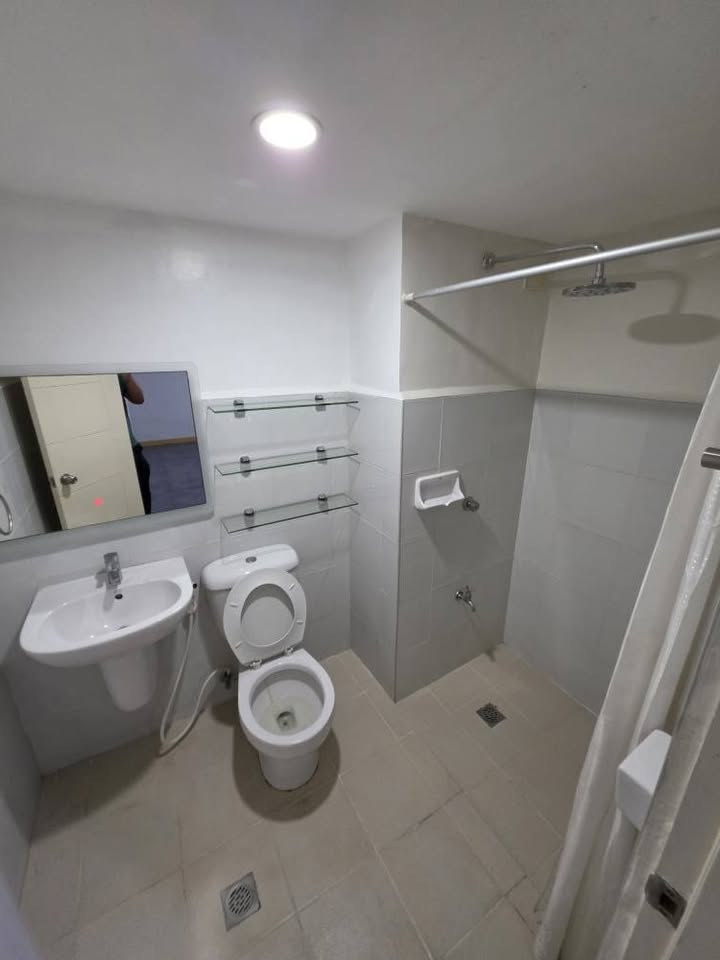 1 Bedroom Loft Type Unit in Melbourne Residences Makati City Condo for Sale Property ID: RT083 — photo 4