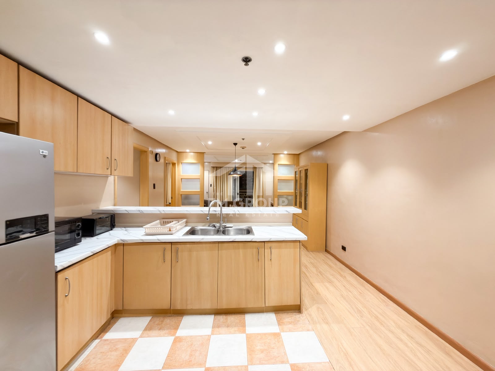 2 Bedroom for Rent in Elizabeth Place, Salcedo Makati. Property ID: FM068 — photo 6