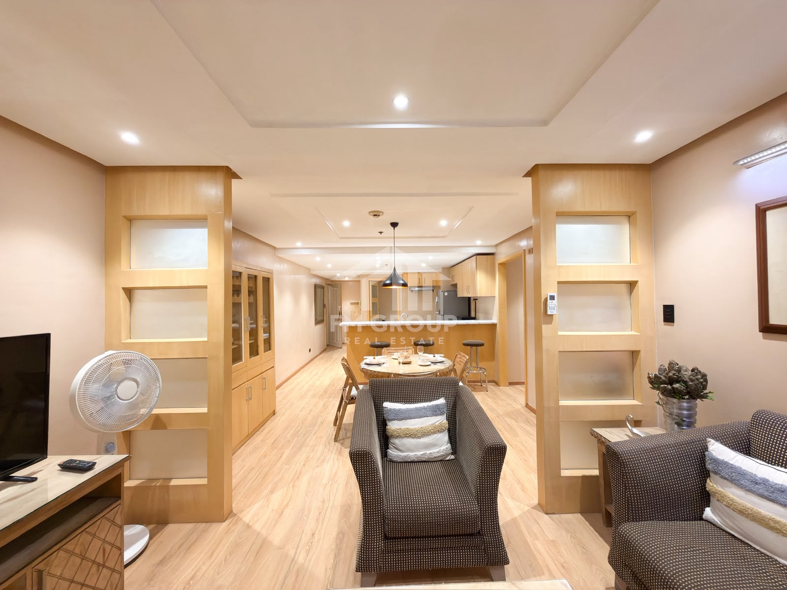 2 Bedroom for Rent in Elizabeth Place, Salcedo Makati. Property ID: FM068 — photo 8