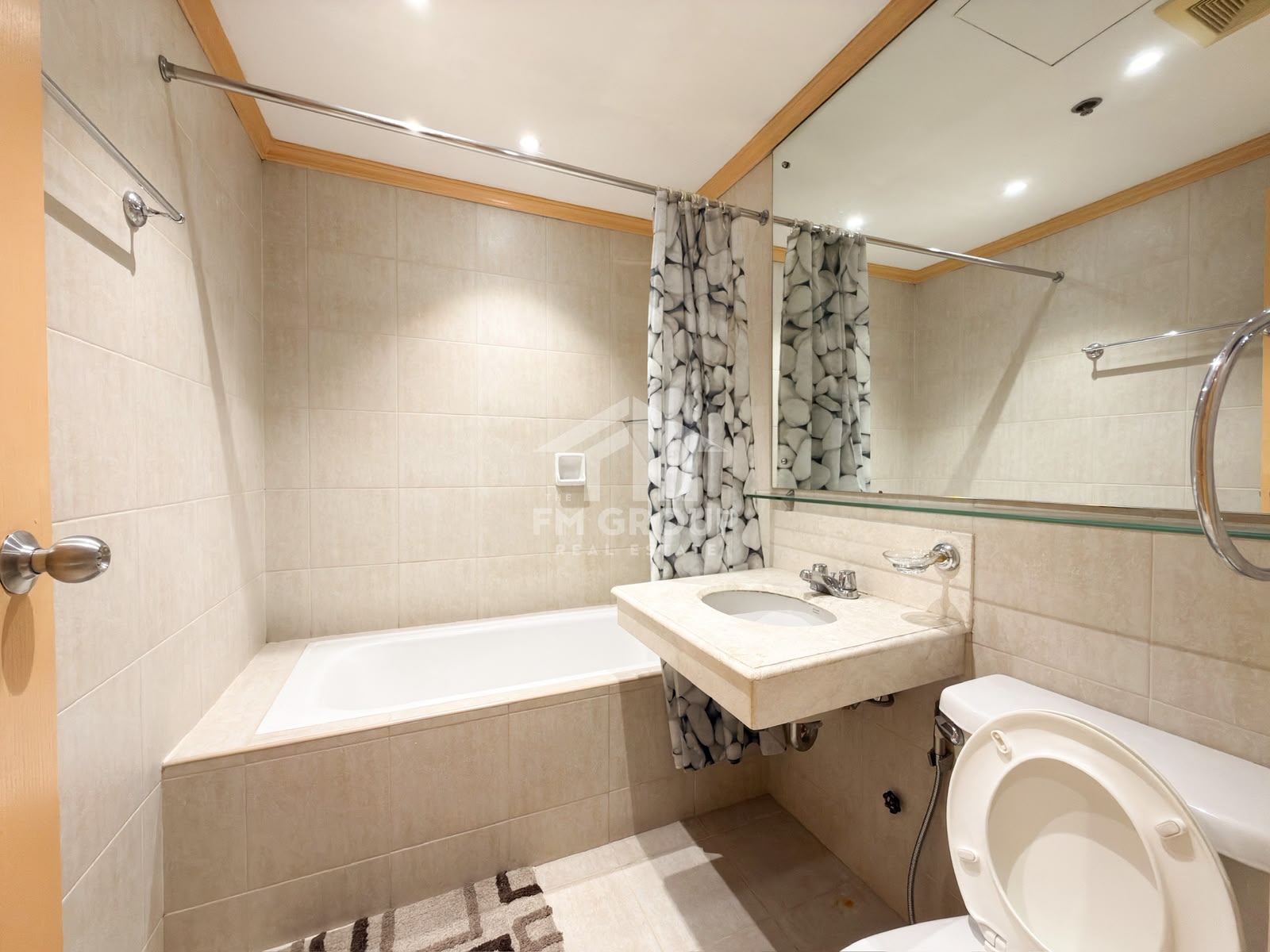 2 Bedroom for Rent in Elizabeth Place, Salcedo Makati. Property ID: FM068 — photo 11