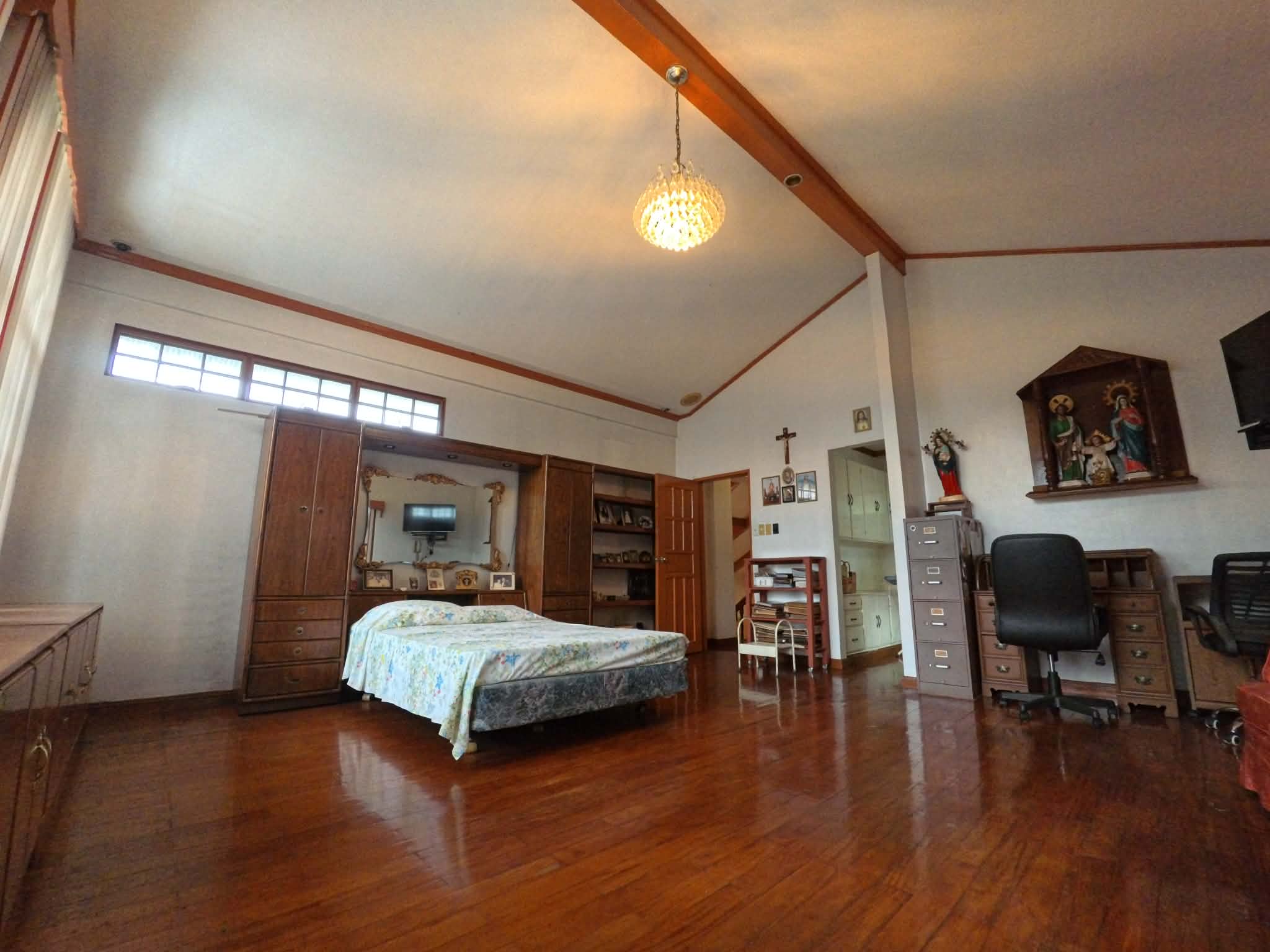 House for Sale in Loyola Grand Villas. Property ID: FM072 — photo 5